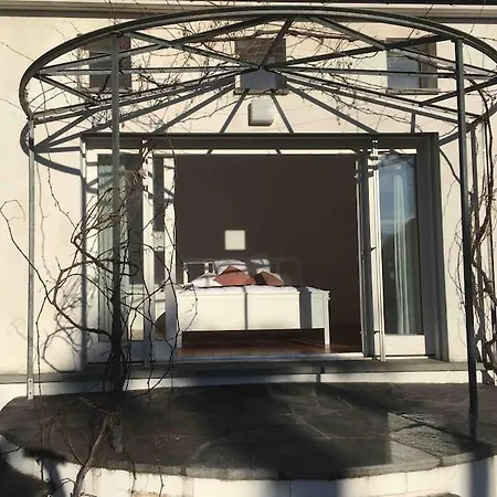 Semesterbostad Morcote Cottage